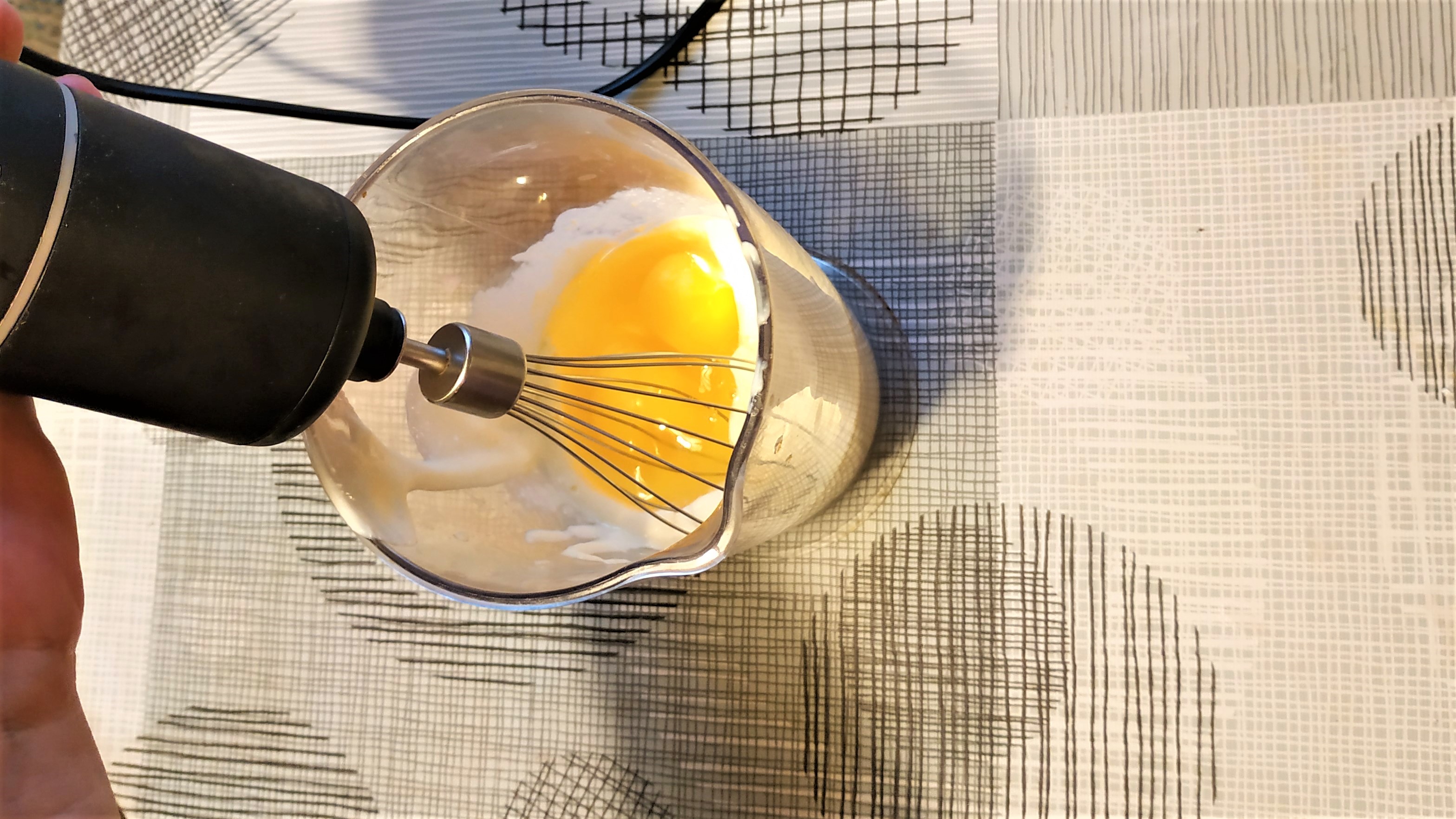 Рецепты вкусных тыквенных пирогов - размешиваем творог и яйца