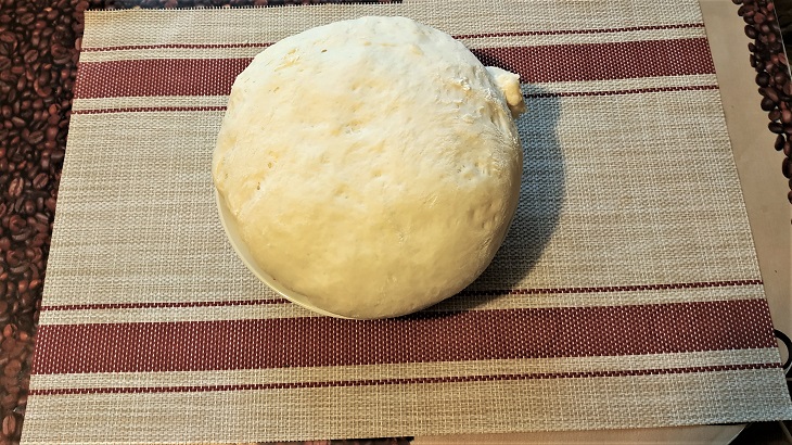 Тонкий осетинский пирог - тесто готово