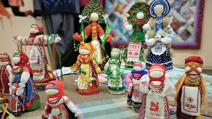 Иваново. Выставка Мастер - золотые руки народные куклы